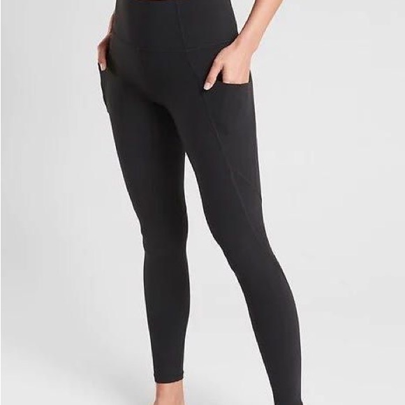 Black lululemon leggings with pockets - Picture 3 of 3